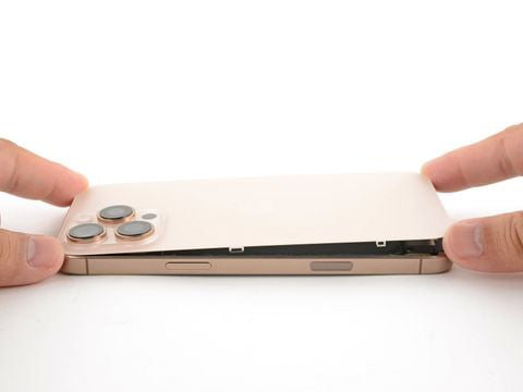 Thay kính lưng iPhone 16 Pro 5