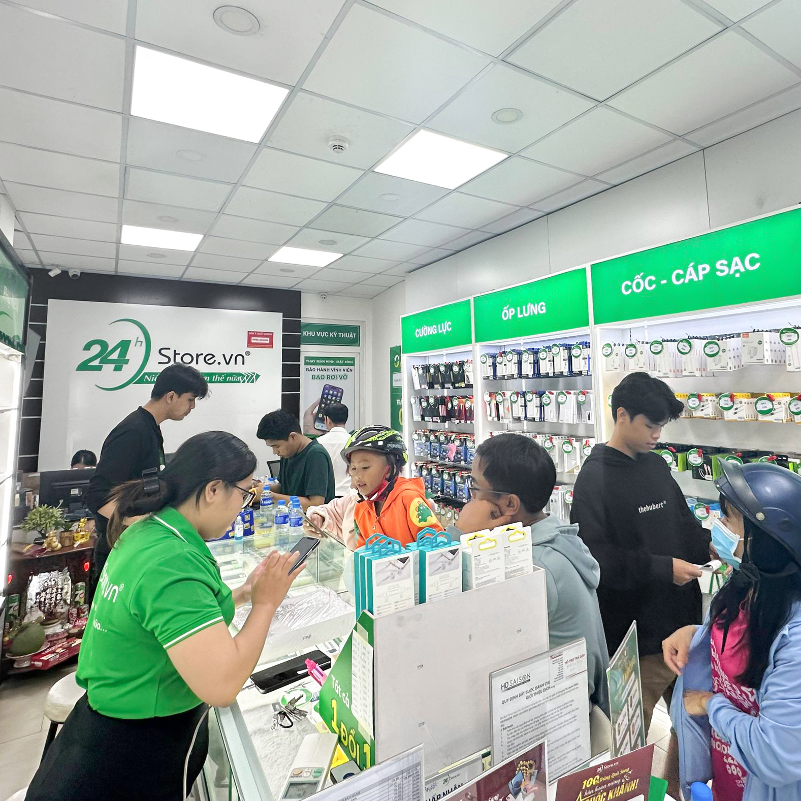 Thay kính lưng iPhone XS Max 7