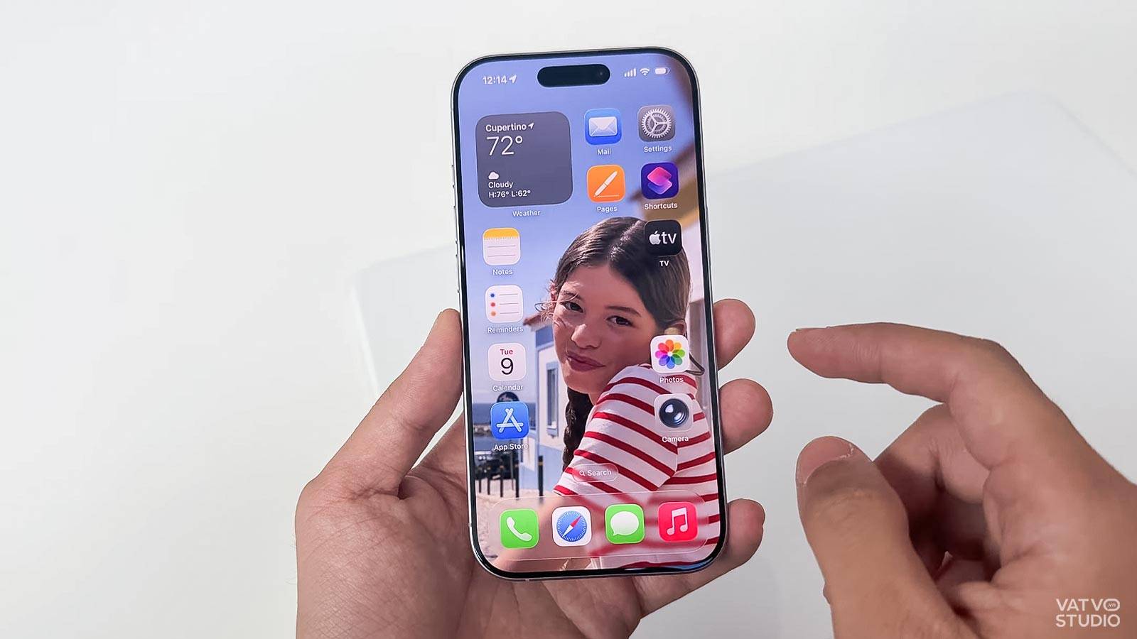 Thay m&agrave;n h&igrave;nh iPhone 17 2