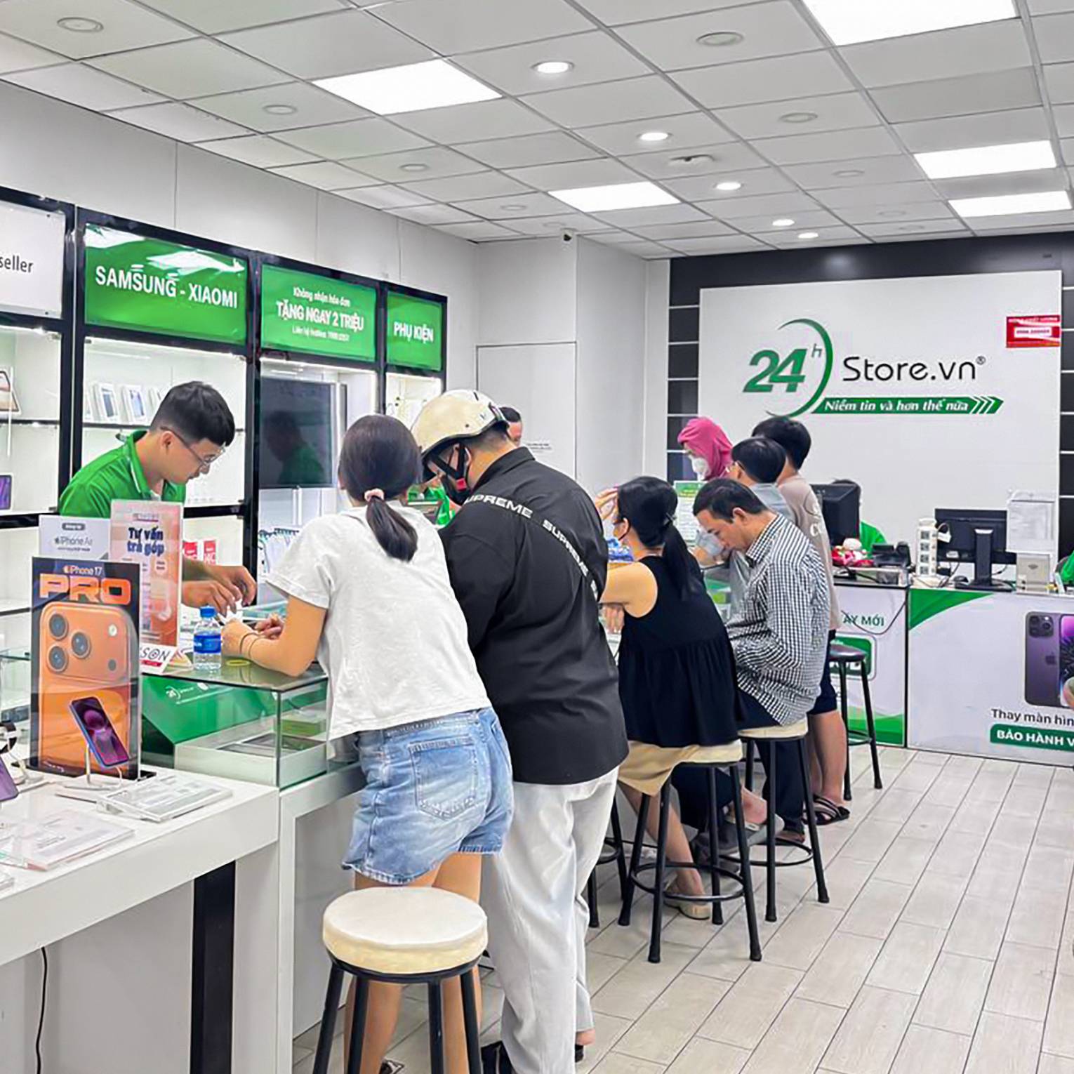 Thay pin iPhone 17 Pro 8