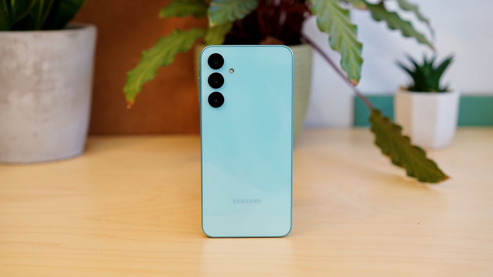 4.1. Thiết kế tinh tế, kết cấu bền bỉ, màu sắc hợp xu hướng giới trẻ