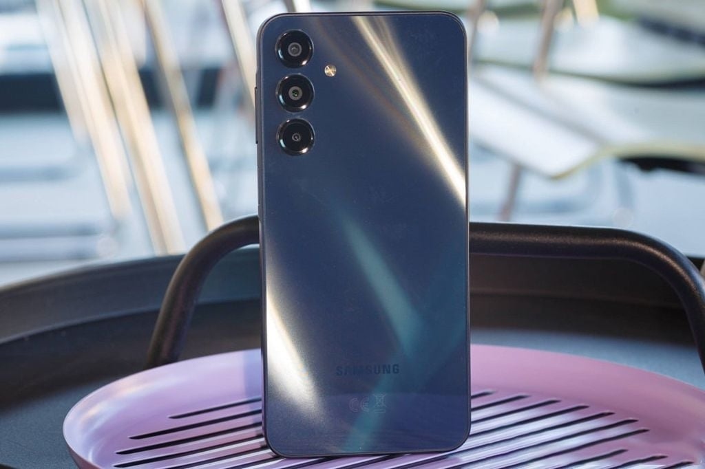 4.1. Thiết kế tinh tế, kết cấu bền bỉ, màu sắc hợp xu hướng giới trẻ