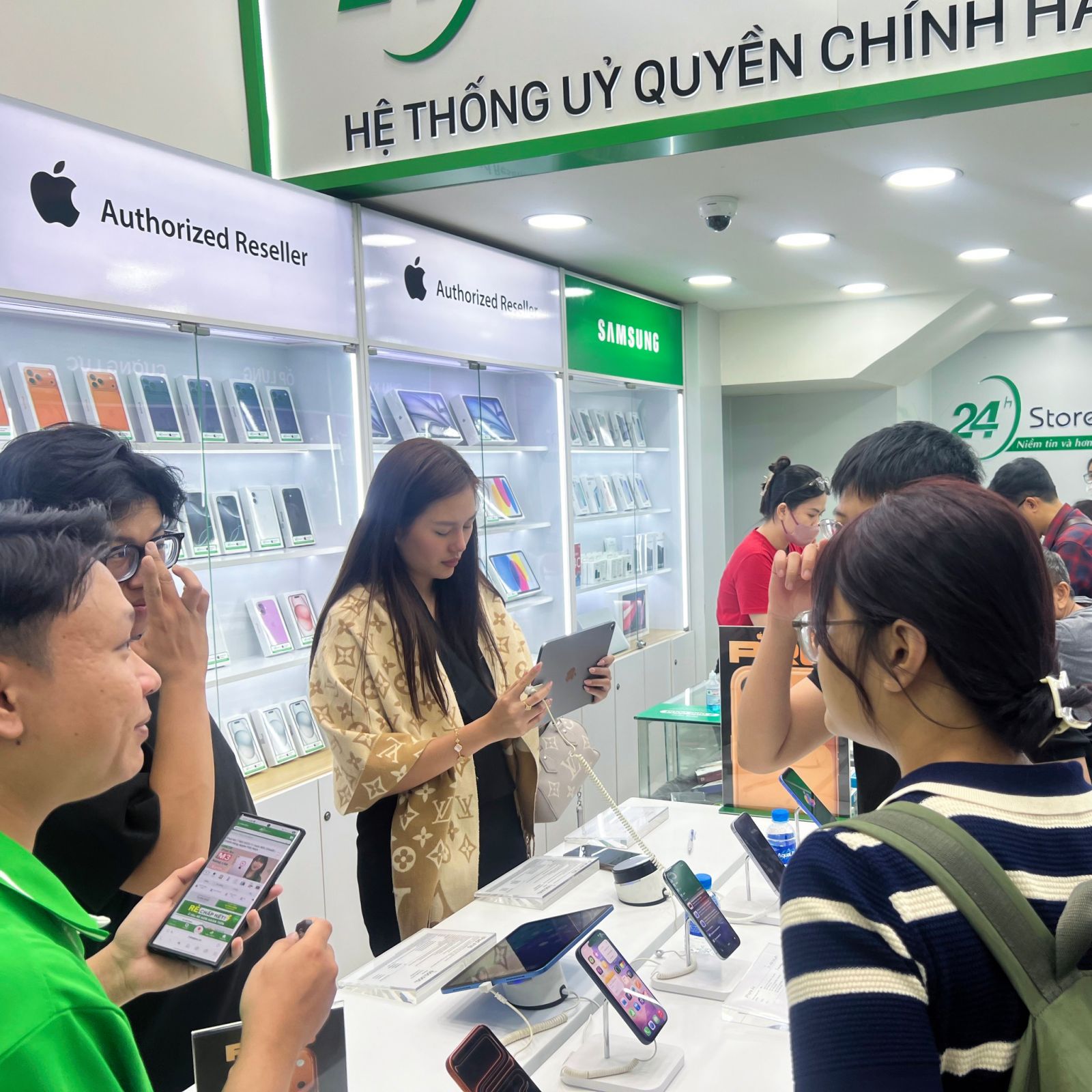 Thay cảm ứng iPhone 17 Pro Max 9 Thay cảm ứng iPhone 17 Pro Max 9