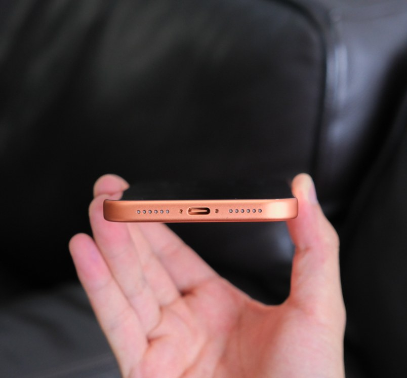 Thay loa iPhone 17 Pro 1