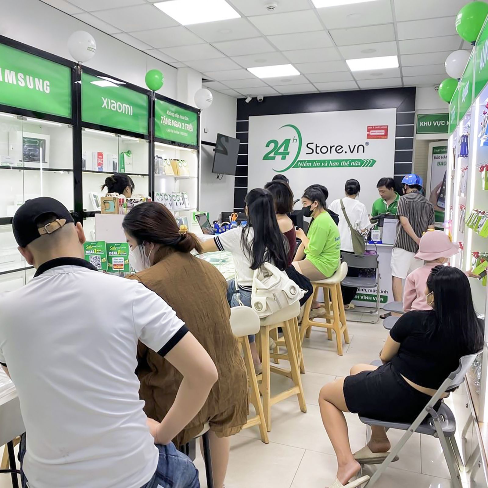 7. V&igrave; sao bạn n&ecirc;n chọn dịch vụ sửa lỗi kh&ocirc;ng cảm biến xoay iPhone 17 Pro Max tại 24hStore