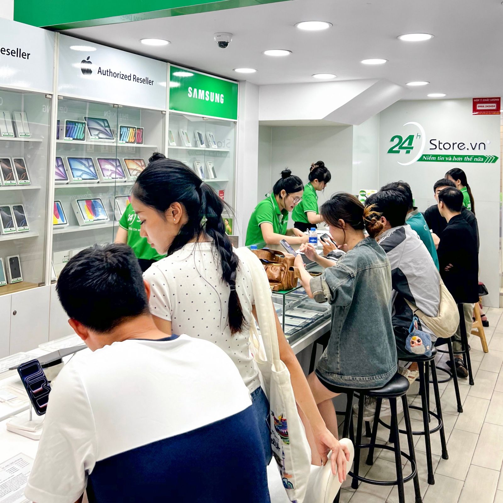 Thay chu&ocirc;ng iPhone Air 10