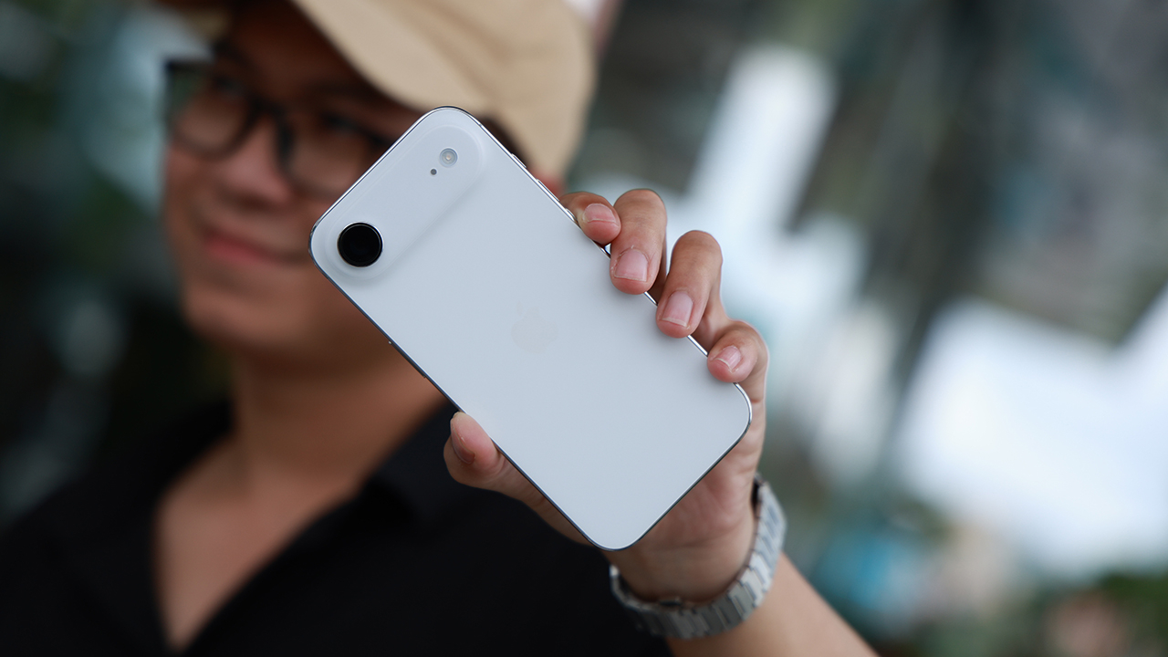 Thay chu&ocirc;ng iPhone Air 6