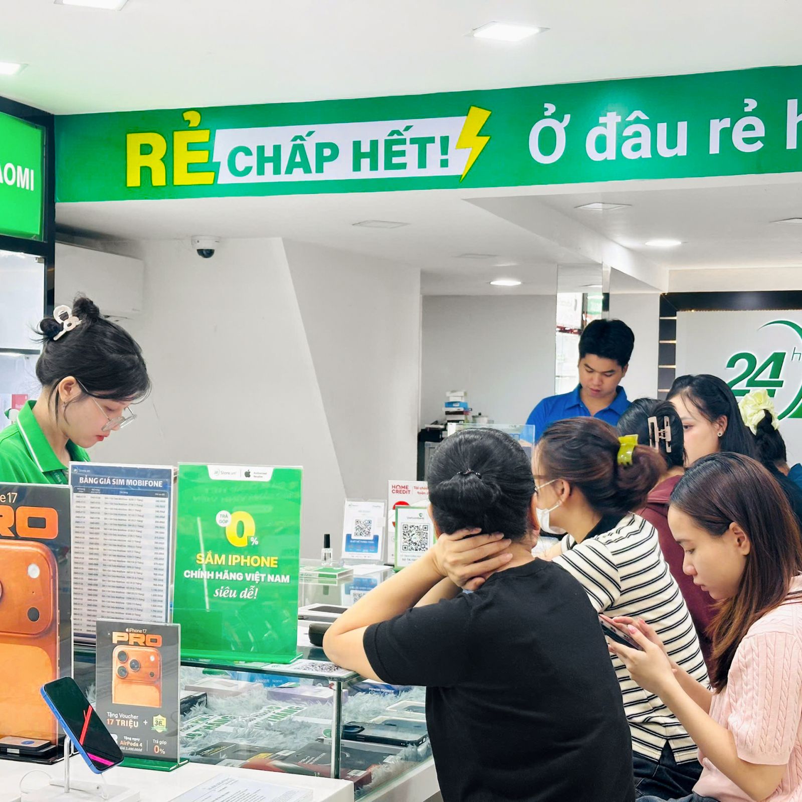 Thay chu&ocirc;ng iPhone 17 Pro Max 11