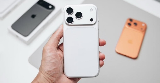 Thay chu&ocirc;ng iPhone 17 Pro Max 4