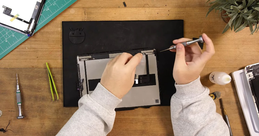 Thay m&agrave;n h&igrave;nh iPad Pro M4 11 inch 2