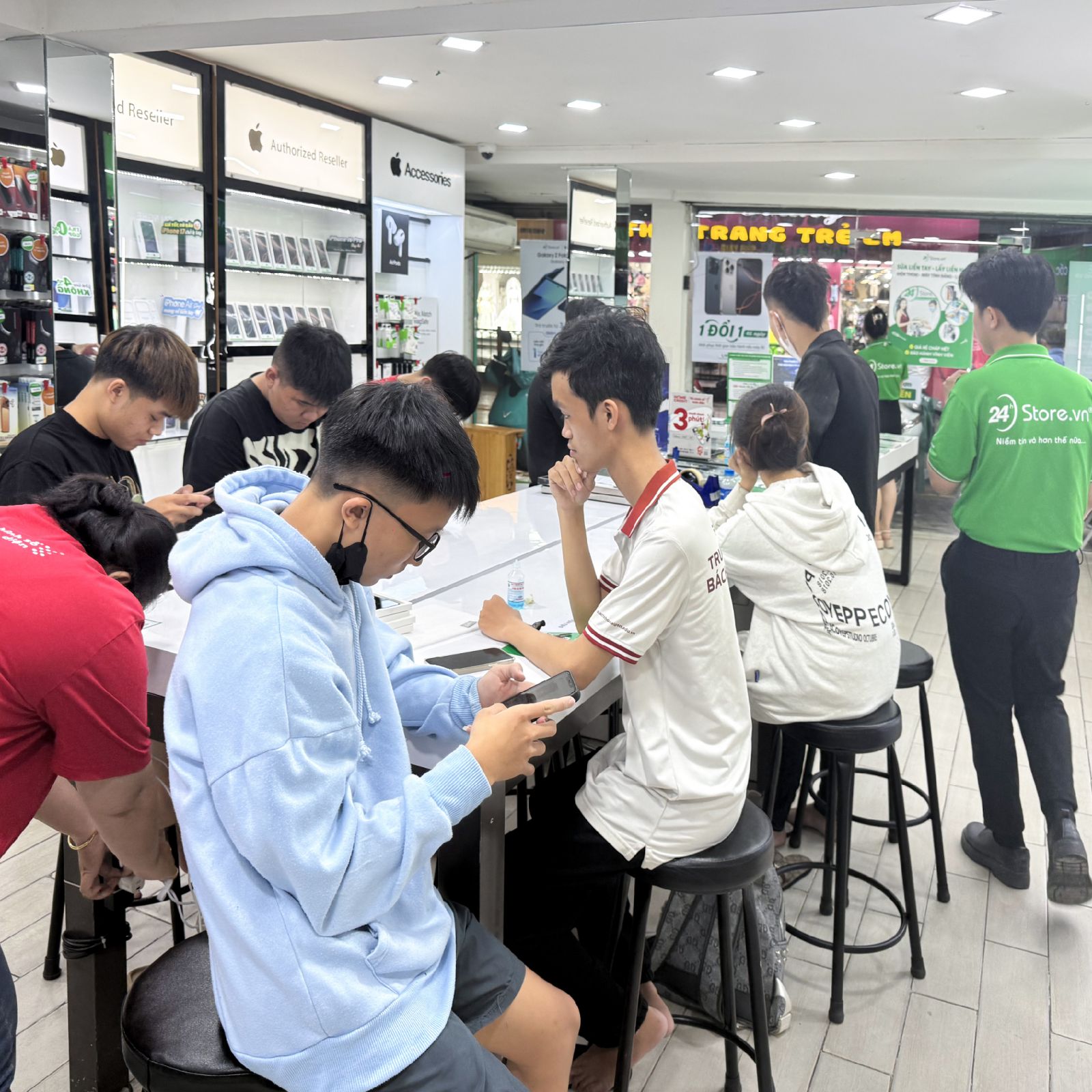 Thay m&agrave;n h&igrave;nh iPad Pro M4 11 inch 8