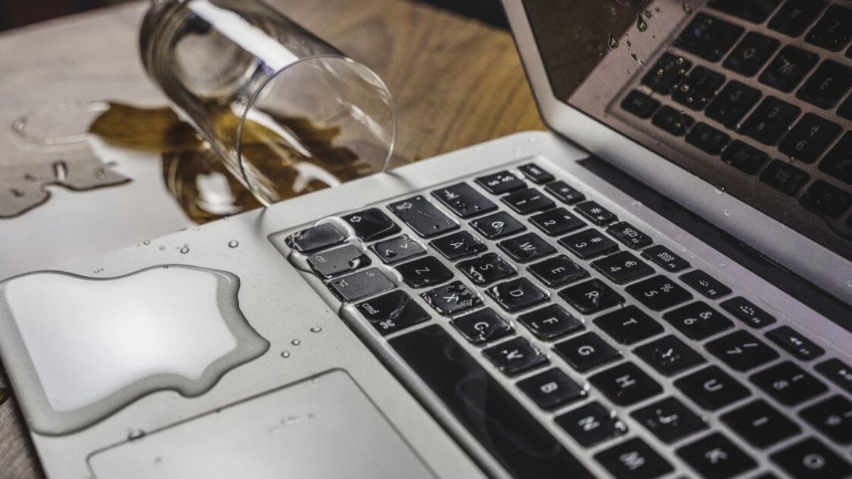 Thay b&agrave;n ph&iacute;m MacBook Pro 13 inch A1989