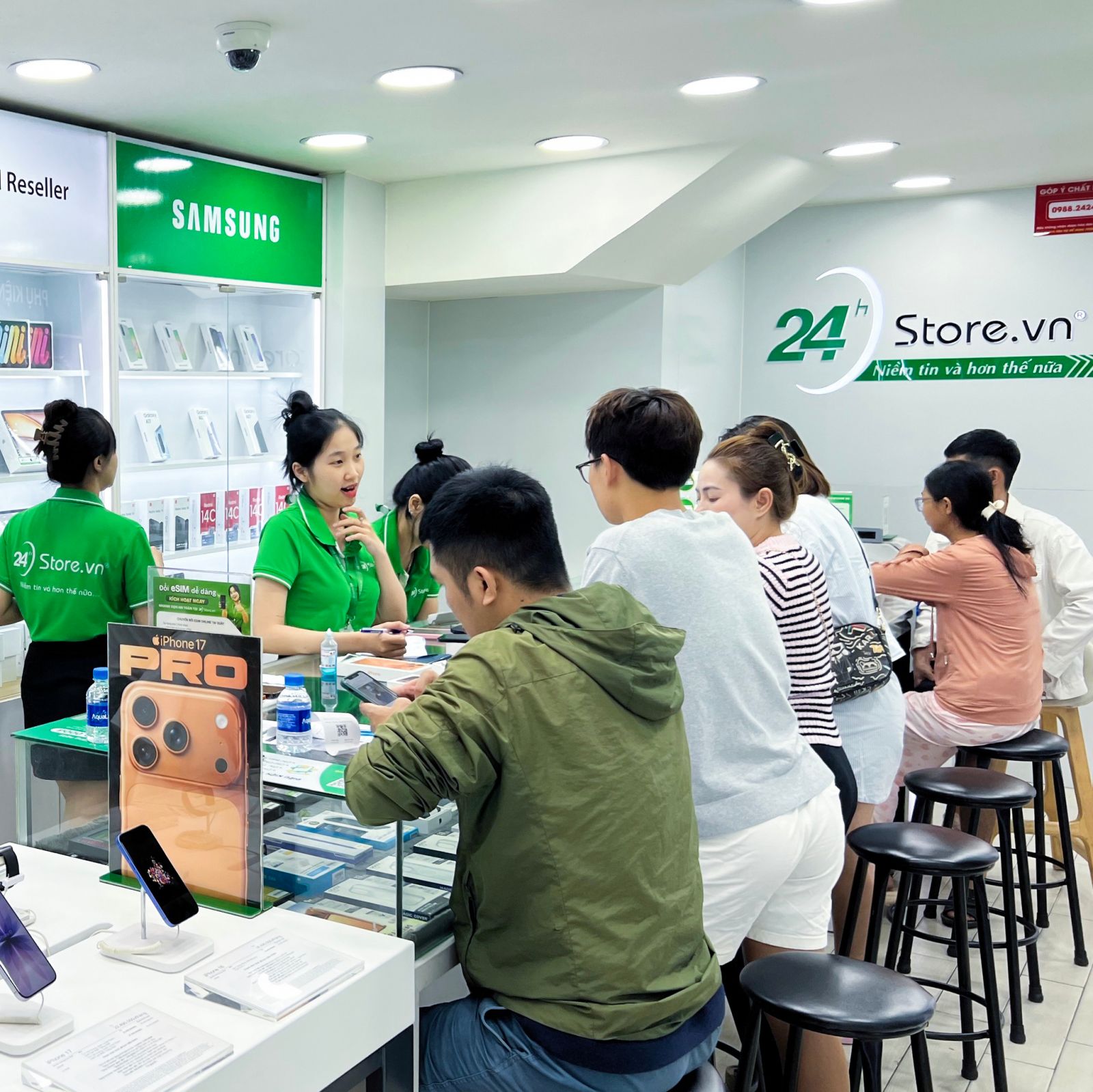 Thay m&agrave;n h&igrave;nh iPad Air 6 M2 13 inch 7