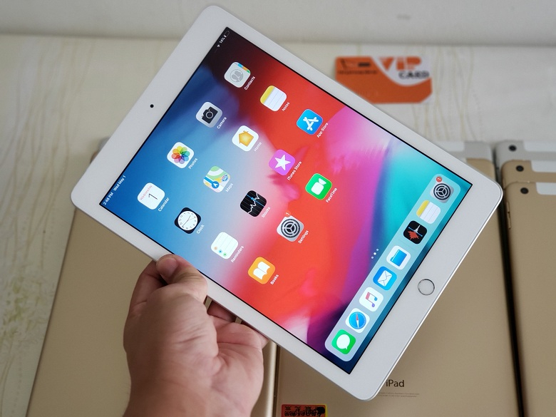 Thay màn hình iPad Gen 5 3G A1822 6 Thay màn hình iPad Gen 5 3G A1822 6