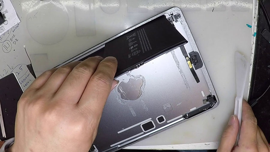 Thay pin iPad Gen 6 3G A1954 2