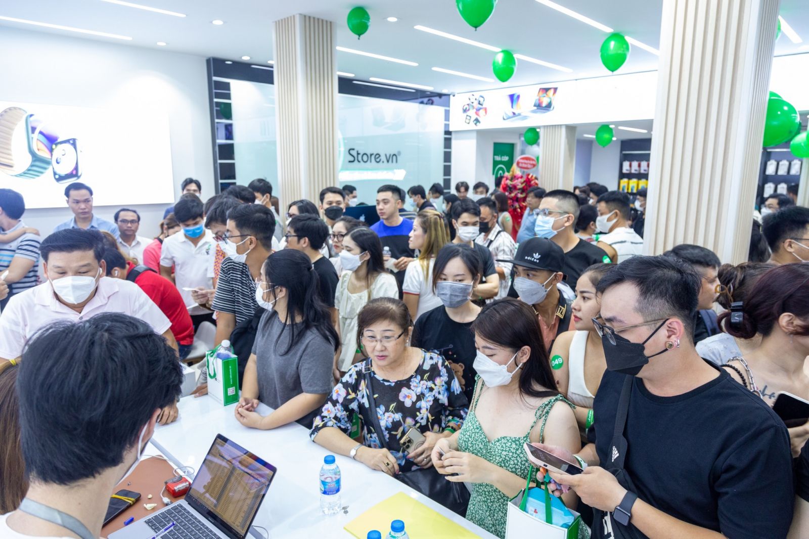 Thay pin iPad Gen 6 WiFi A1893 7