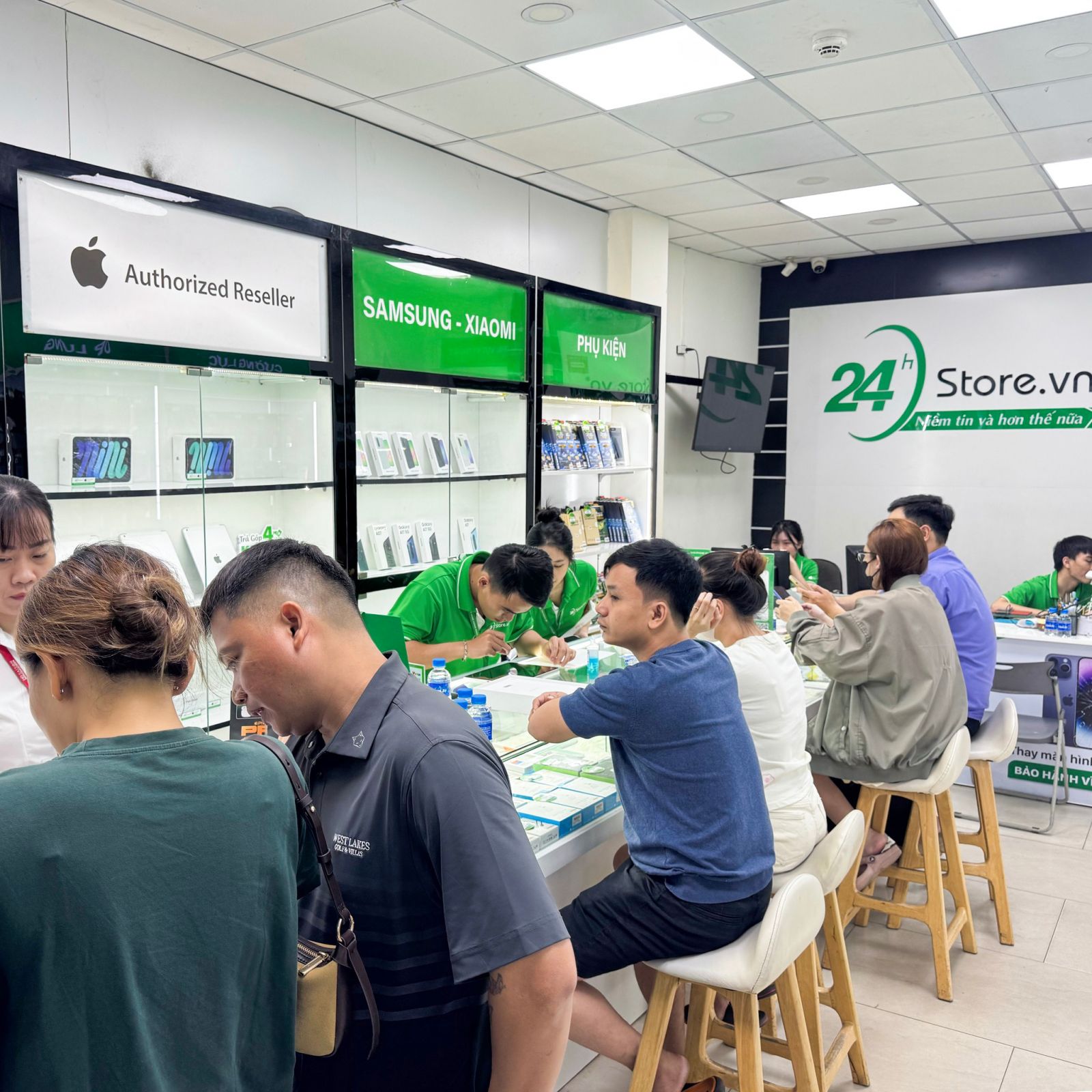 Thay pin iPad Gen 10, iPad (2022) 8 Thay pin iPad Gen 10, iPad (2022) 8