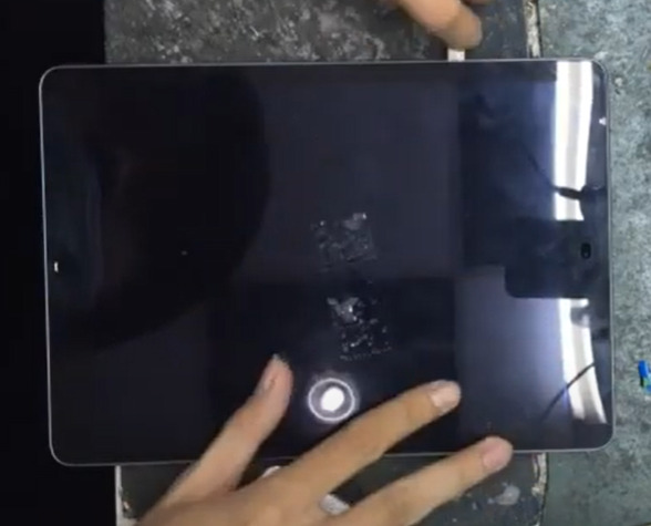 Thay pin iPad Air 3 WiFi A2152