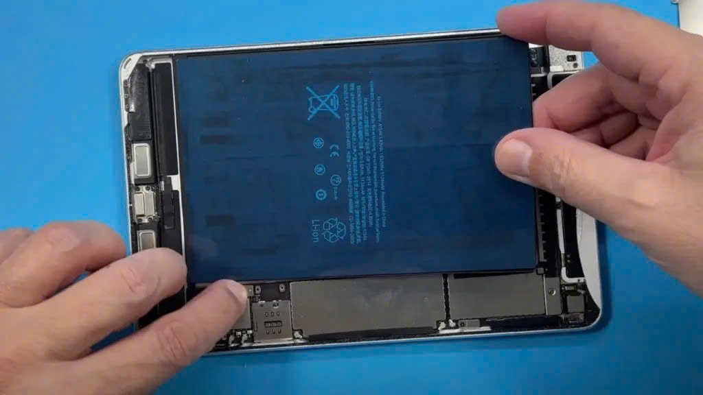 Thay pin iPad Mini 4 WiFi A1538