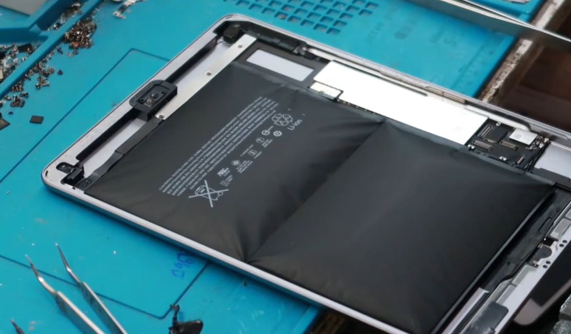 Thay pin iPad Gen 11 (2025)