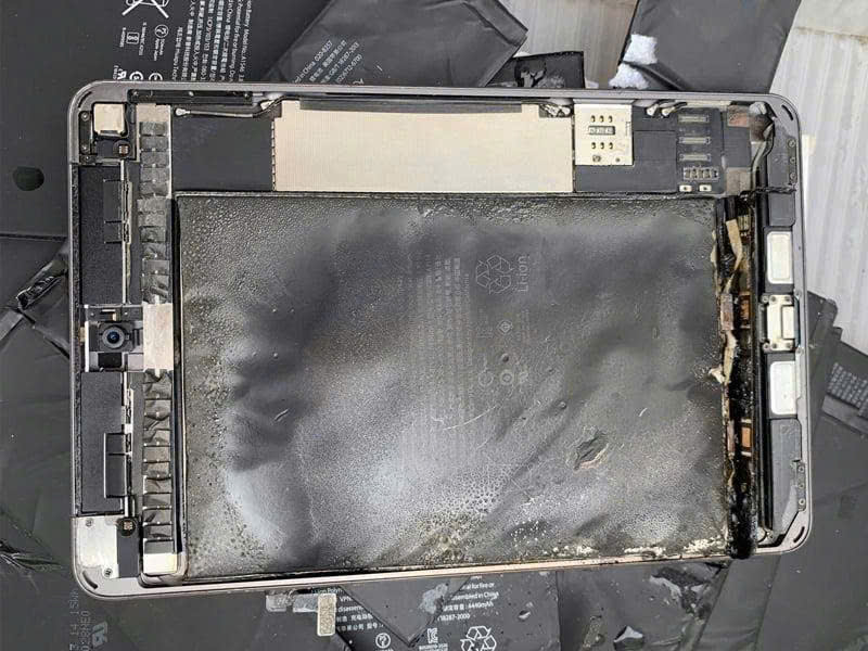 Thay pin iPad Mini 4 3G A1550