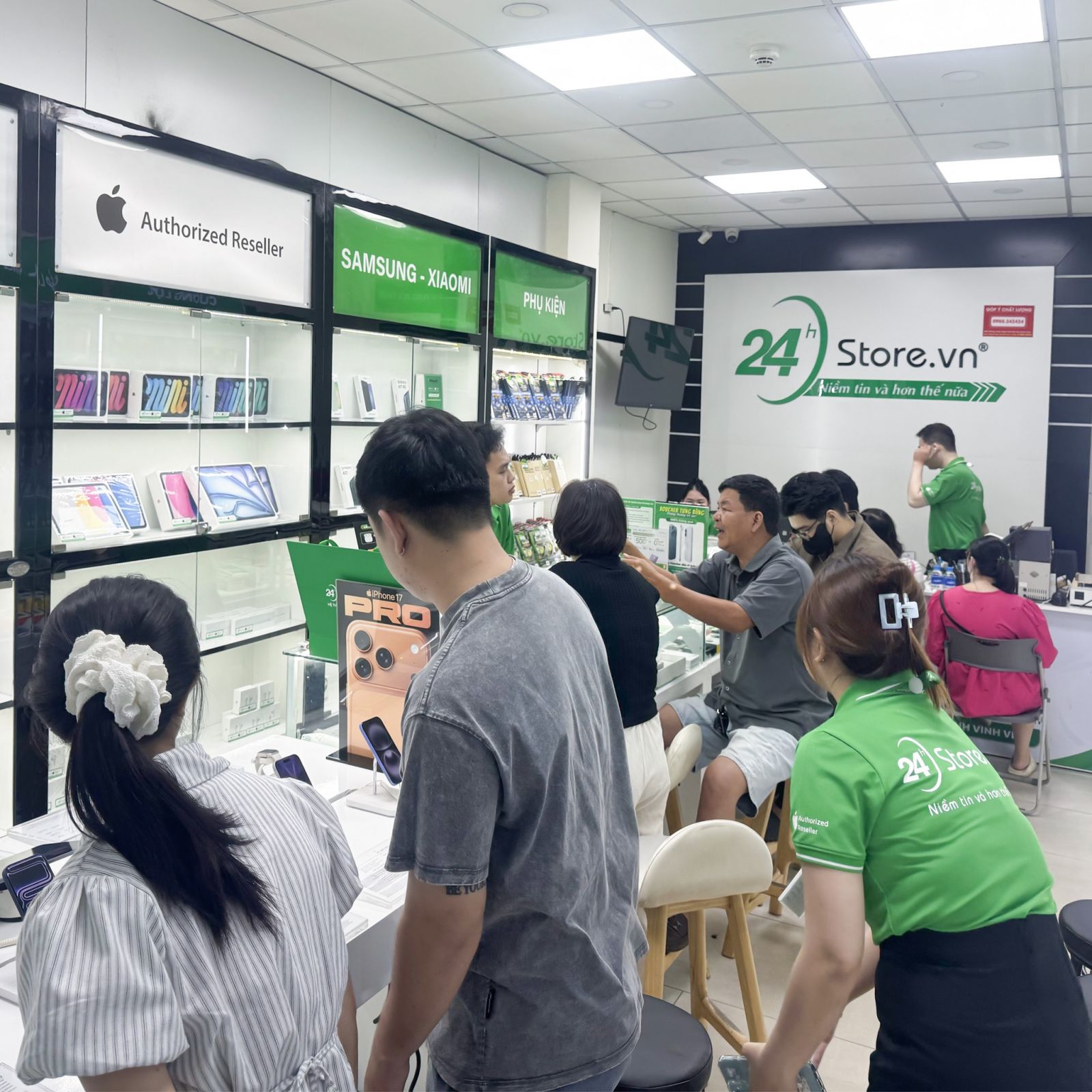 Ốp Lưng Trong Suốt MagSafe iPhone 17