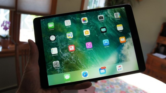 Thay m&agrave;n h&igrave;nh iPad Pro 10.5 2017 WiFi A1701 3