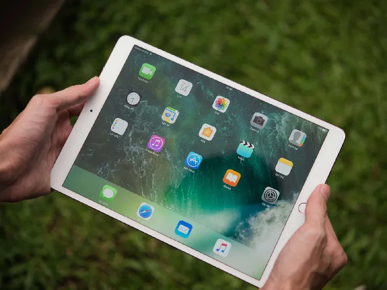 Thay m&agrave;n h&igrave;nh iPad Pro 10.5 2017 WiFi A1701 5