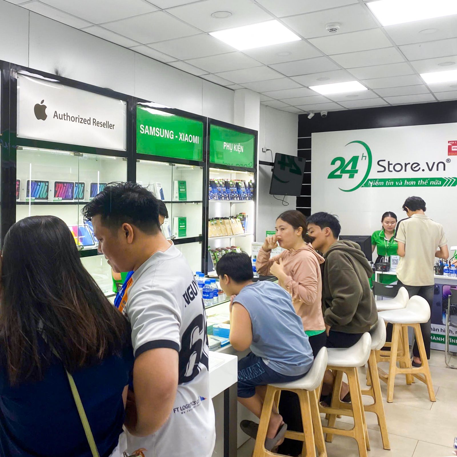 Thay màn hình iPad Pro 11 (2022) 7 Thay màn hình iPad Pro 11 (2022) 7