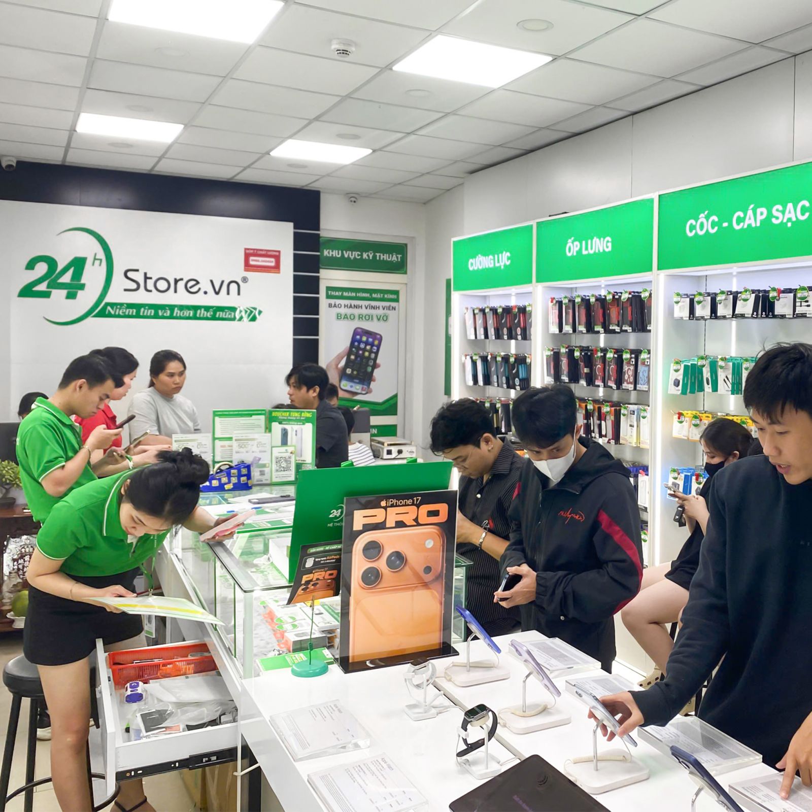 Thay màn hình iPad Pro 11 (2022) 8 Thay màn hình iPad Pro 11 (2022) 8