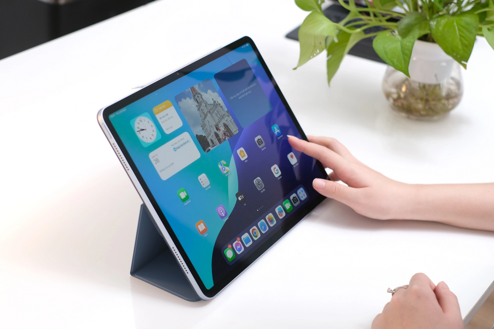 Thay cảm ứng iPad Air 6 M2 13 inch (A2903, A2904)
