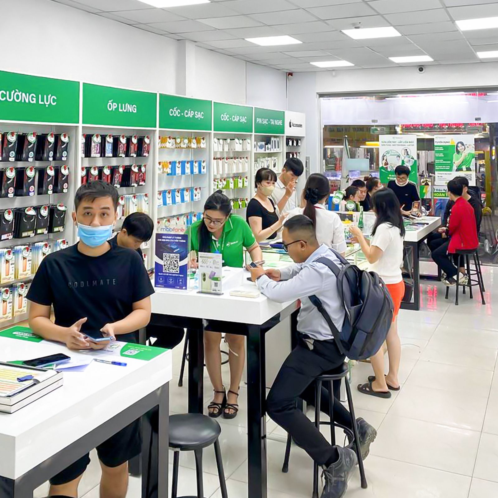 Chi ph&iacute; v&agrave; thời gian thay cảm ứng iPad Pro 11 2020 3G tại 24hStore