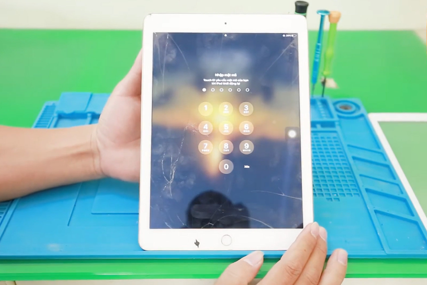 Thay cảm ứng iPad Air 2 WiFi A1566