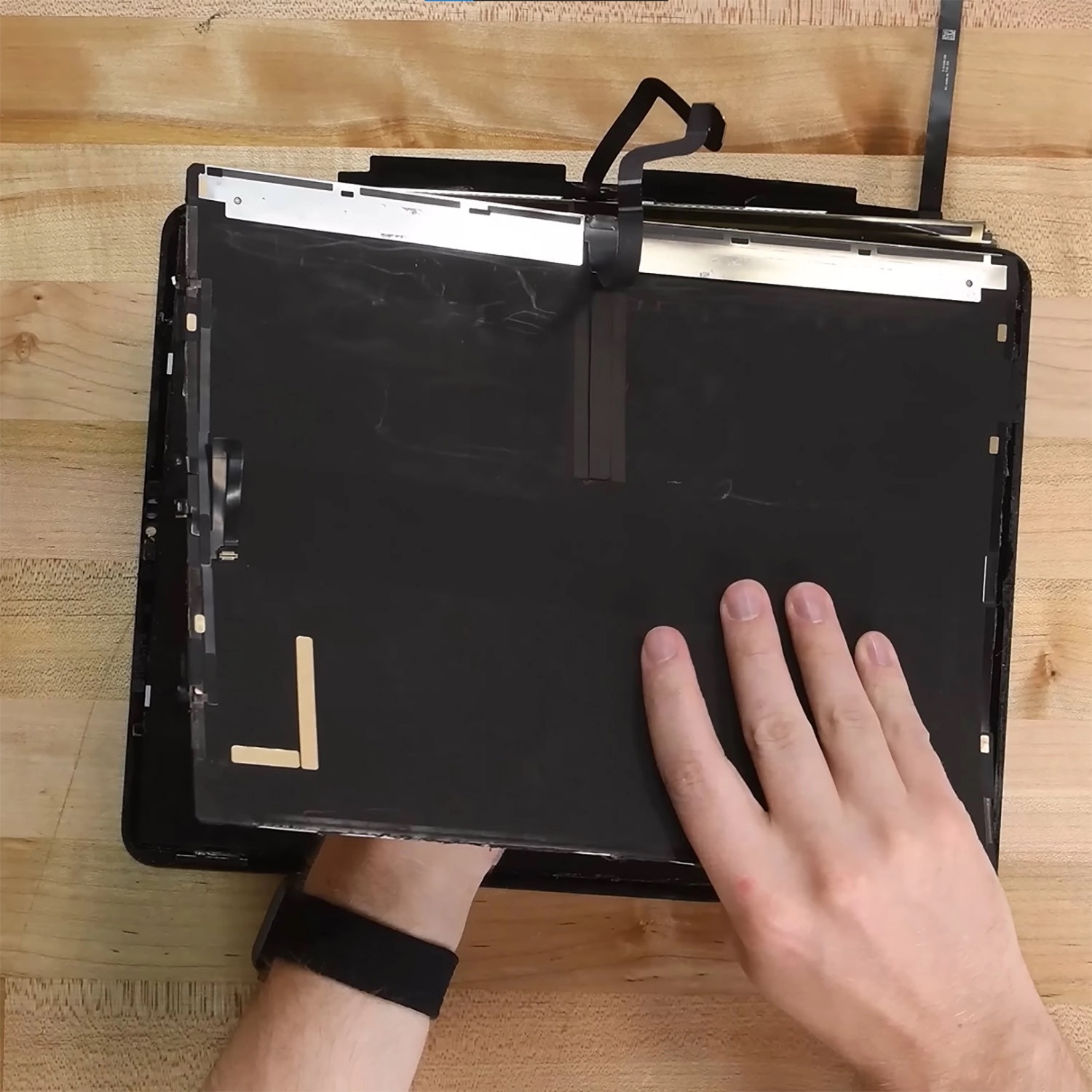  Quy tr&igrave;nh thay m&agrave;n h&igrave;nh iPad Pro 12.9 2021