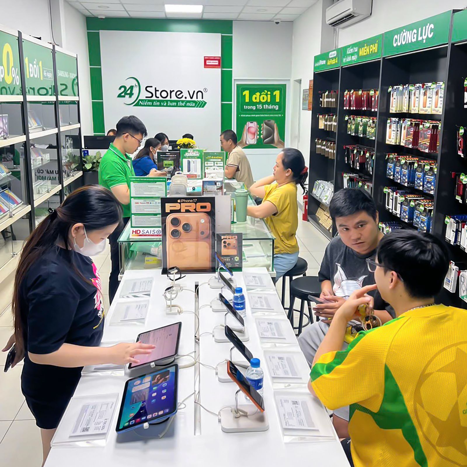 Chi ph&iacute; v&agrave; thời gian thay m&agrave;n h&igrave;nh iPad Pro 12.9 2021 tại 24hStore