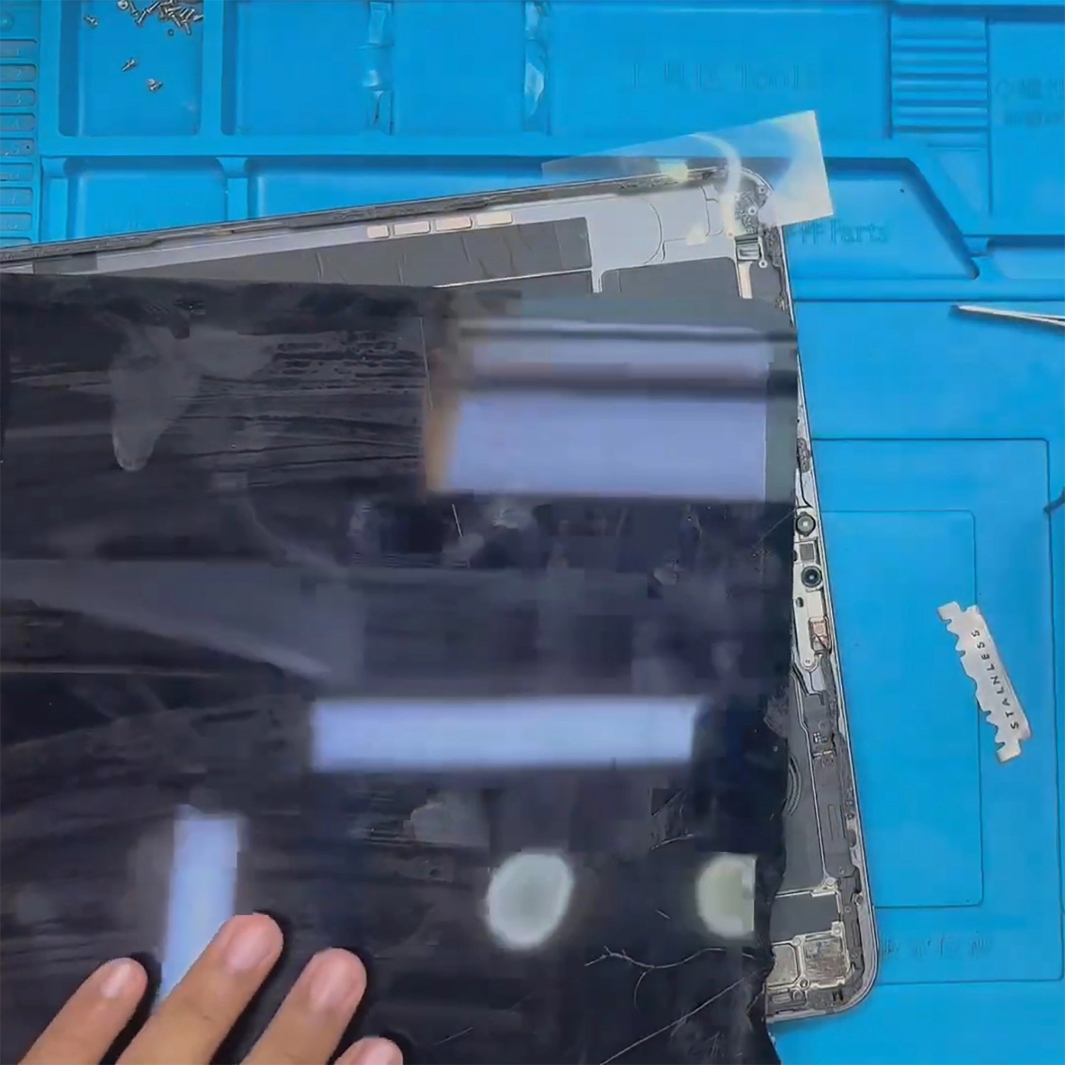 Quy tr&igrave;nh thay m&agrave;n h&igrave;nh iPad Pro 12.9 (2022)