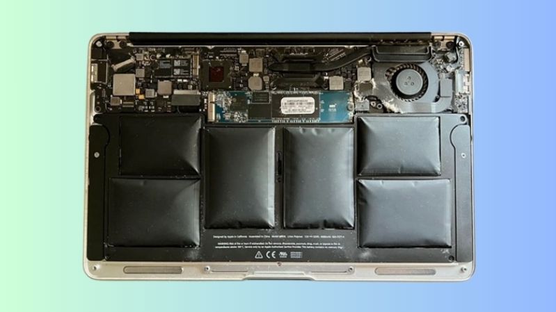 Thay pin MacBook Pro 14 inch M2 Max A2779