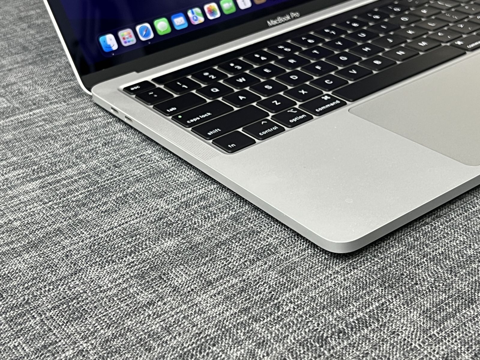 Thay Pin MacBook Pro 13 inch 2020 A2251