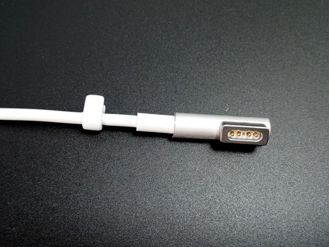 Thay sạc Macbook Pro 17 inch A1297 (2009, 2010, 2011)