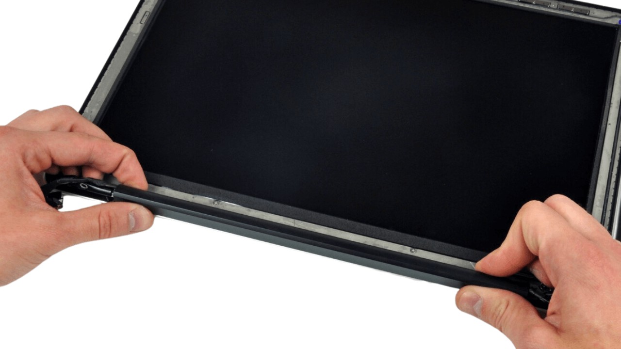 Quy trình thay màn hình MacBook Pro 13 inch A1278 tại 24hStore