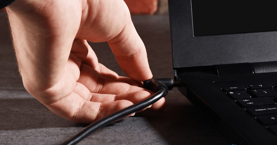 Sạc công suất lớn có gây hại cho Laptop không
