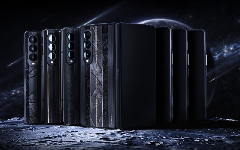 Samsung Galaxy Z Fold 4 được đính kèm thiên thạch 