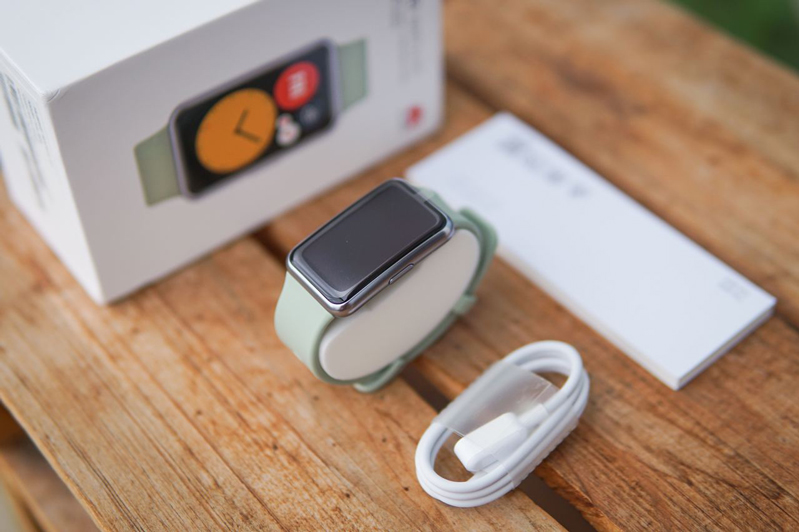 Đồng hồ thông minh Huawei Watch Fit 2 Đồng hồ thông minh Huawei Watch Fit 2