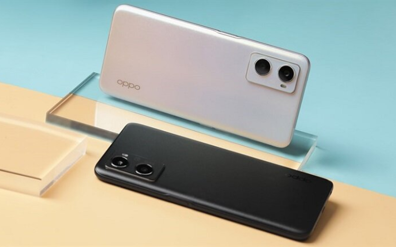 Thiết kế mặt lưng vô cùng ấn tượng 