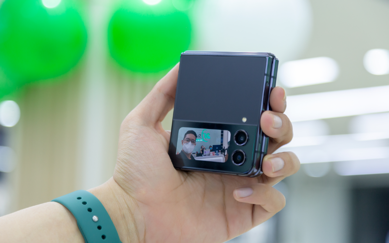 Z Flip4 và S22 Plus Camera của Z Flip4