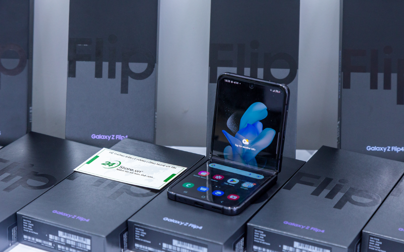 Z Flip4 và S22 Plus Độ phân giải màn hình của Z Flip4