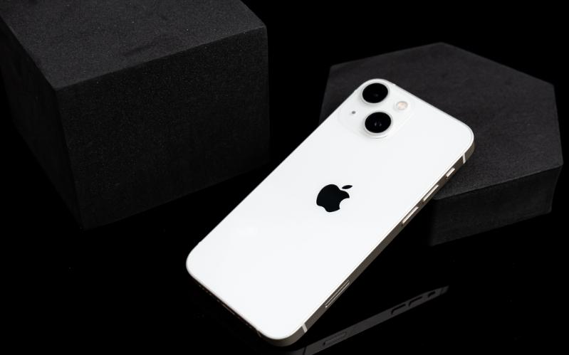 so sánh iphone XS Max và iPhone 13 mini 