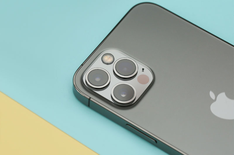So sánh iPhone 11 và iPhone 12 Pro qua cụm camera