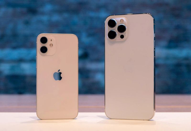 iPhone 12 mini màu hồng pastel thanh lịch