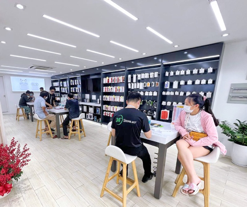 Z Flip4 vs S22 Ultra 24hStore - Hệ thống ủy quyền chính hãng của Samsung tại Việt Nam